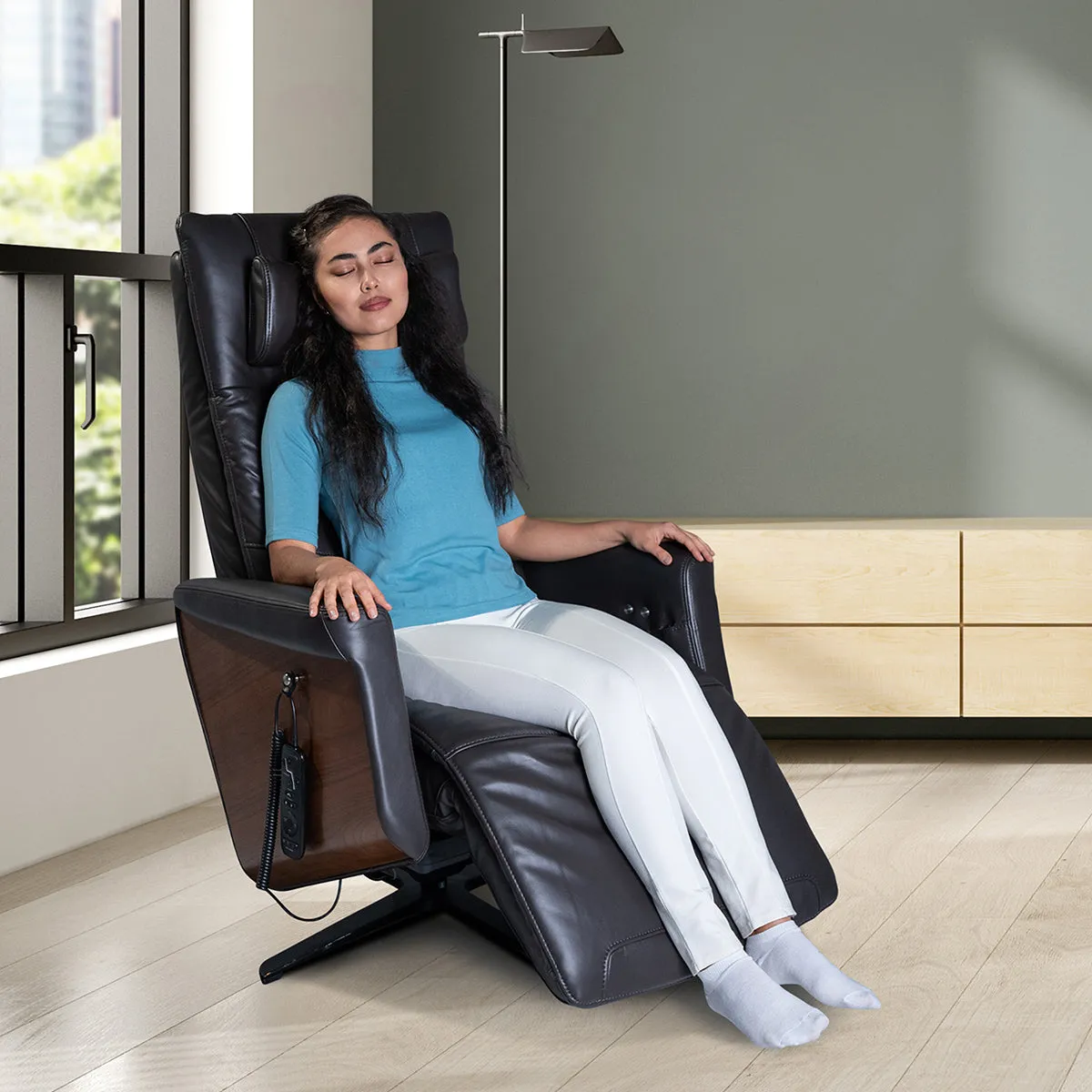 Human Touch Circa Zero Gravity Chair